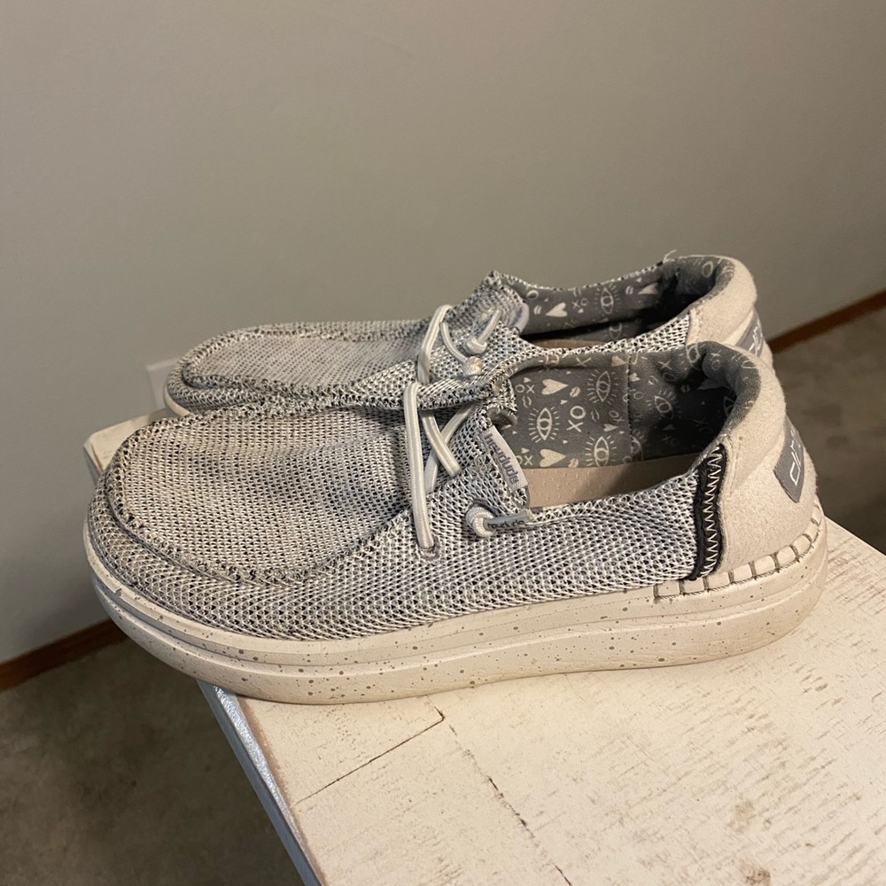 Hey Dude white platform women’s size 5 item #18